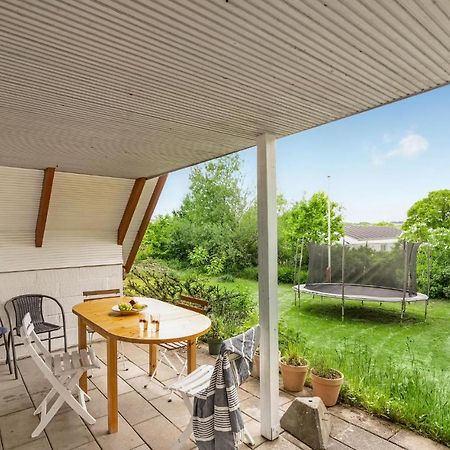 Amazing Home In Logstrup With Kitchen Εξωτερικό φωτογραφία